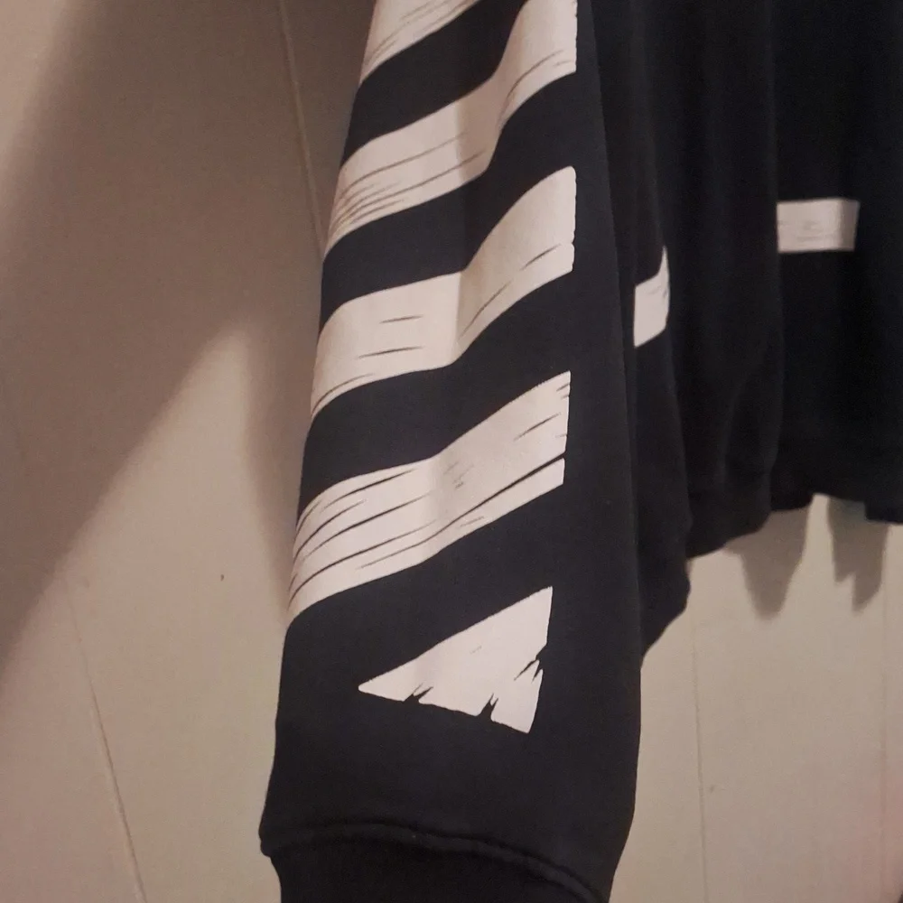 Off-White Black Crewneck Sweater - Picture 2 of 11